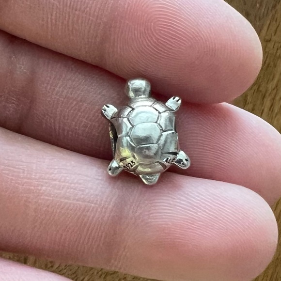 Retired Pandora Sterling Silver Sea Turtle Animal Charm with Clear Zirconia EUC - Picture 4 of 9